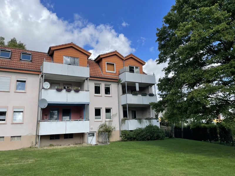 Blick Balkon und Freifläche