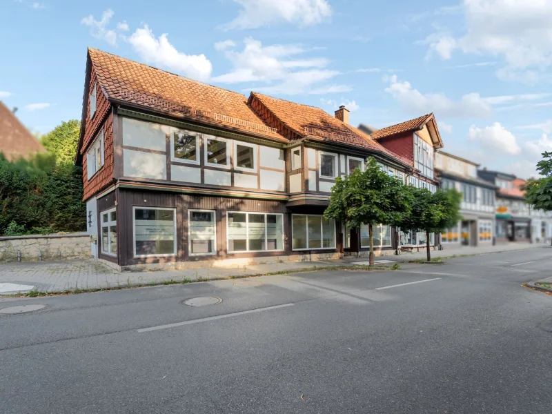 Vorderseite - Büro/Praxis kaufen in Bad Salzdetfurth - Wunderschönes Wohn- und Geschäftshaus mit Denkmalschutz im Herzen von Bad Salzdetfurth