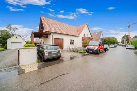 Aussen - 1 - Haus kaufen in Graben - Schönes Zweifamilienhaus in idealer Lage in Graben - Lagerlechfeld