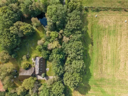 Titel  - Haus kaufen in Varel - Großzügiges und schönes Anwesen mit viel Weideland im ländlichen Varel-Neudorf!