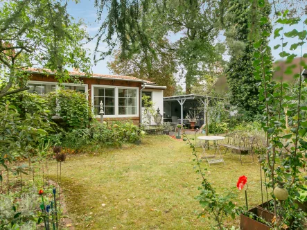 Außenansicht - 1 - Haus kaufen in Bestensee - Schönes großes Baugrundstück mit bezugsfreiem Bungalow in Bestensee bei Berlin