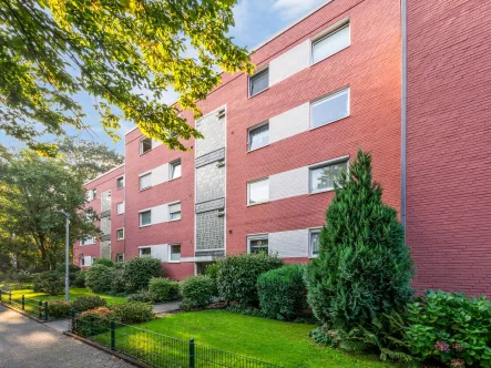 Hausansicht - Wohnung kaufen in Kaarst - Tolle Dreizimmerwohnung mit Balkon im attraktiven Kaarst