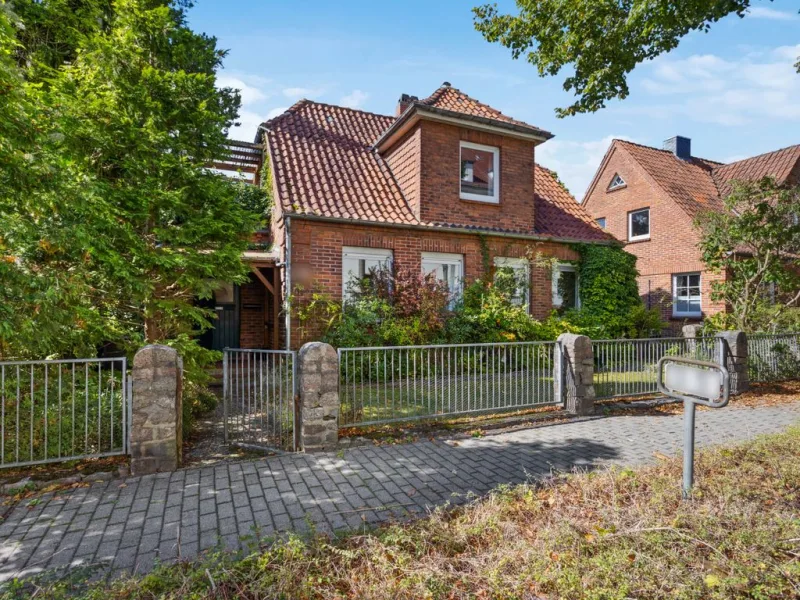 Außenansicht - Haus kaufen in Ratzeburg - Sonniges Einfamilienhaus in Ratzeburg - Historischer Charme trifft auf modernes Potenzial