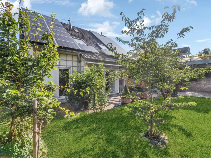 Titelbild - Haus kaufen in Erfurt - Großzügiges Einfamilienhaus mit viel Platz für Familie und Hobby in Erfurt