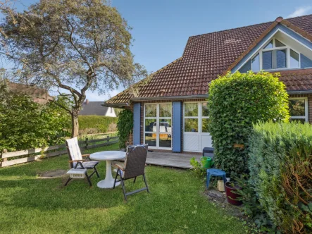 Titelbild - Wohnung kaufen in Prerow - Sonnenverwöhnte 2-Raum-Wohnung nahe des Prerower Hafens