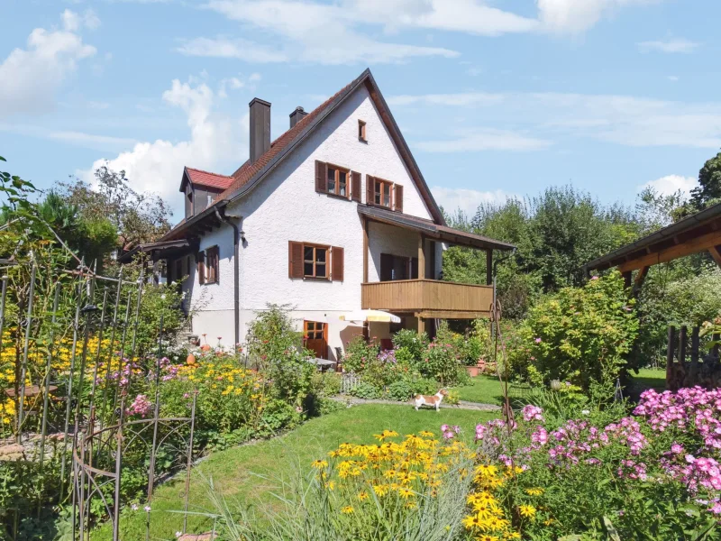 Titelbild - Haus kaufen in Reichertshausen - Idyllisches Einfamilienhaus mit wunderschönem Garten in Reichertshausen