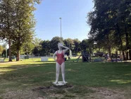 Kunstfigur im Strandbad