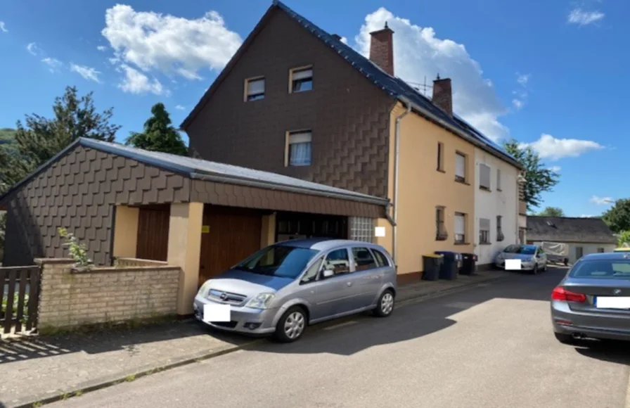 Titelbild - Haus kaufen in Saarbrücken - Zweifamilienhaus in Saarbrücken-OT in ruhiger Lage