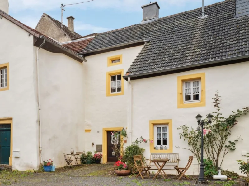 Titel - Haus kaufen in Oberkail - Ihr eigenes historisches Zuhause mit modernem Wohnkomfort und Sonnenterrasse in Oberkail