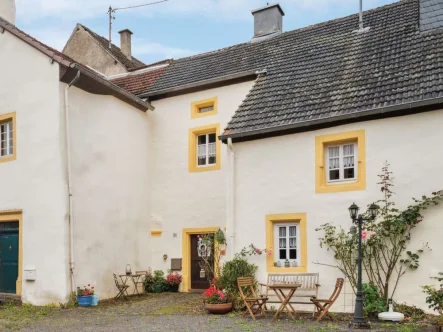 Titel - Haus kaufen in Oberkail - Ihr eigenes historisches Zuhause mit modernem Wohnkomfort und Sonnenterrasse in Oberkail