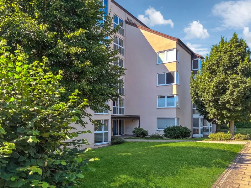 Außenansicht - Wohnung kaufen in Hof - Charmante Maisonette-Wohnung mit Galerie und traumhaftem Ausblick in Hof