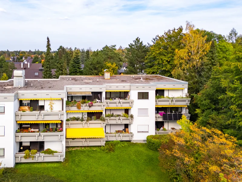 Titelbild - Wohnung kaufen in Grünwald - Schöne 3-Zimmerwohnung im Zentrum von Grünwald mit großem Südbalkon zum sofortigen Selbstbezug