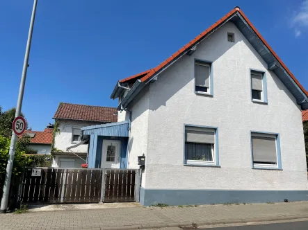 Titel - Haus kaufen in Bickenbach - Interessantes Mehrfamilienhaus auf großzügigem Grundstück in Bickenbach