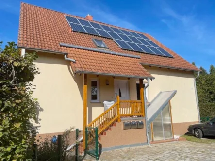 Schönes EFH in Cottbus-Madlow - Haus kaufen in Cottbus - Vollunterkellertes Einfamilienhaus mit Wärmepumpe und Solar in Cottbus-Madlow