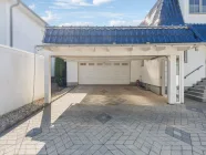 Carport und Doppelgarage