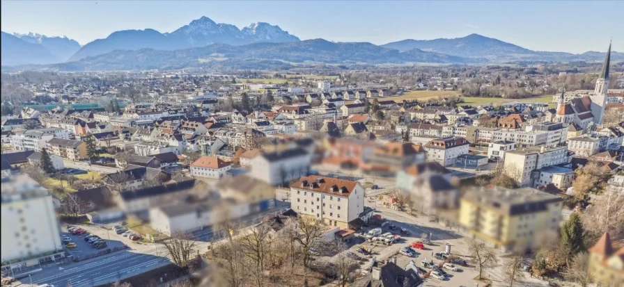 Blick mit Bergpanorama