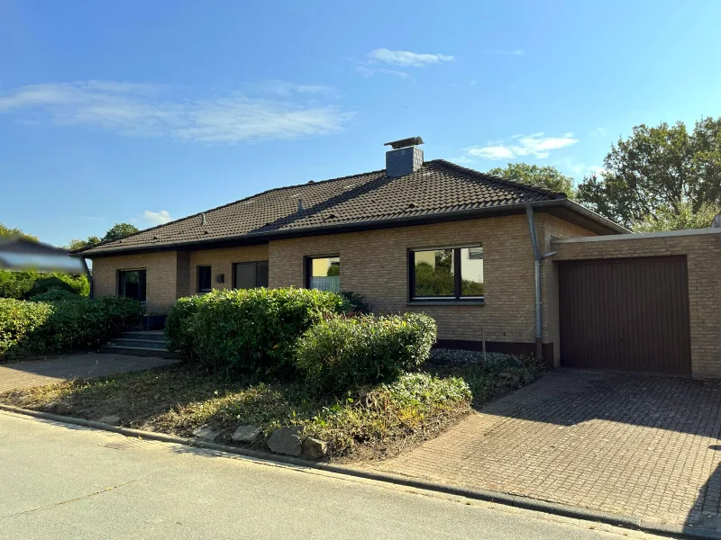 Hausansicht - Haus kaufen in Much - Großzügiges Einfamilienhaus mit Potenzial in guter Lage von Much