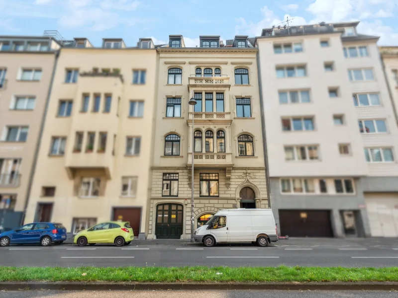 Hausansicht - Wohnung kaufen in Köln - Schicke Altbau-Oase in Kölns beliebtesten Viertel