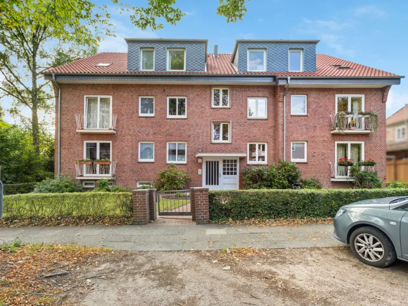 Titelbild - Wohnung kaufen in Hamburg - Wohnen im Villengebiet Bergedorf 3-Zimmer-Dachgeschoss-Wohnung mit Balkon und Kellerräumen