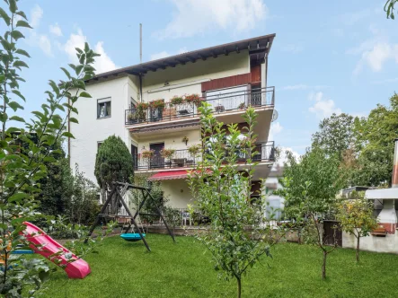 Blick auf das MFH - Haus kaufen in Roth - Mehrfamilienhaus in Roth-Unterheckenhofen 