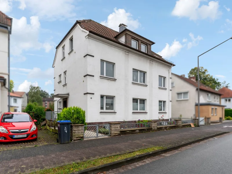 Titelbild - Wohnung kaufen in Detmold - Für Handwerker oder Investoren - Geräumige Dachgeschosswohnung in Detmold