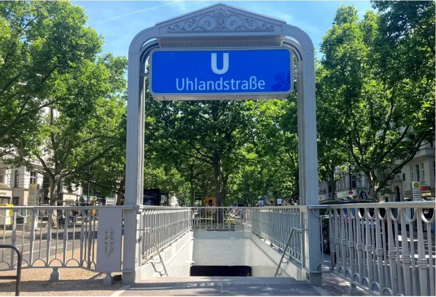 U-Bhf. Uhlandstraße