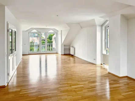 Titelbild - Wohnung kaufen in Troisdorf - Wunderschöne großzügige Dachgeschosswohnung mit drei Balkonen in Troisdorf