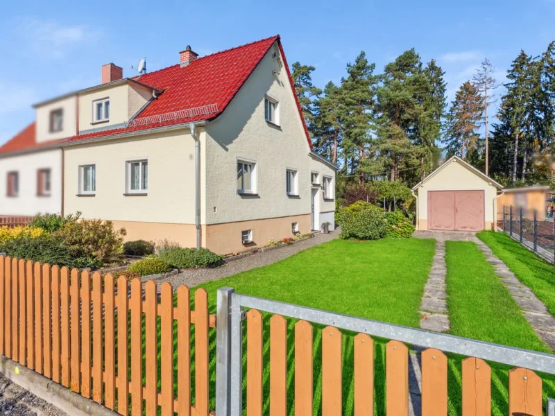 Ansicht - Haus kaufen in Hermsdorf - Kleine Doppelhaushälfte in Hermsdorf