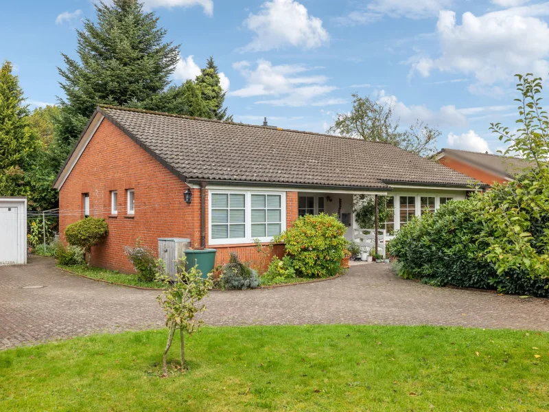 Vorderseite - Haus kaufen in Büdelsdorf - Vermieteter Bungalow in ruhiger Sackgassenlage Büdelsdorfs