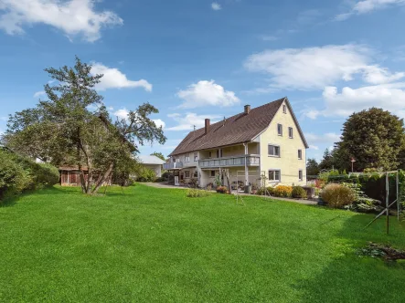 Titelbild - Haus kaufen in Hohentengen - Großes 3-Familien-Haus mit Lagermöglichkeit in einem Teilort von Hohentengen