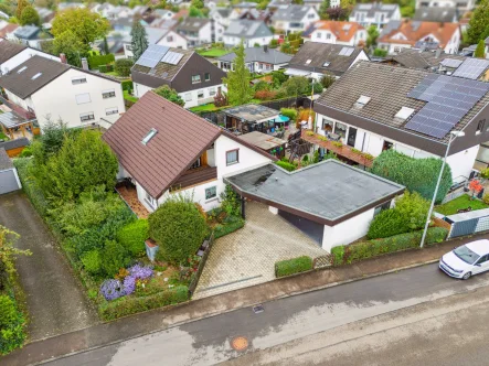 Süd-Ost-Ansicht - Haus kaufen in Ebersbach an der Fils - Familienfreundliches Zweifamilienhaus mit Einliegerwohnung in Roßwälden