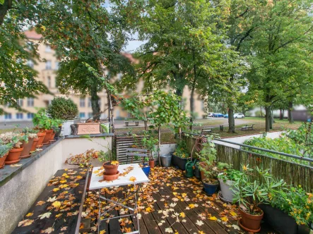 Terrasse - Wohnung kaufen in Schwerin - Großzügige 4-Zimmer-Wohnung im Herzen der Landeshauptstadt Schwerin