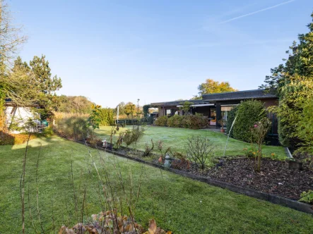 Außenansicht Rückseite - Haus kaufen in Stadtlohn - Großzügig und stilvoll: Bungalow mit viel Potenzial in begehrter Lage von Stadtlohn