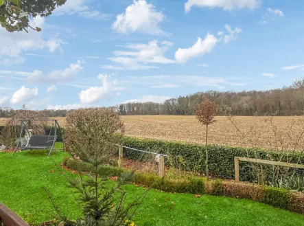 Ausblick Terrasse - Haus kaufen in Stadtlohn - Großzügig und stilvoll: Bungalow mit viel Potenzial in begehrter Lage von Stadtlohn