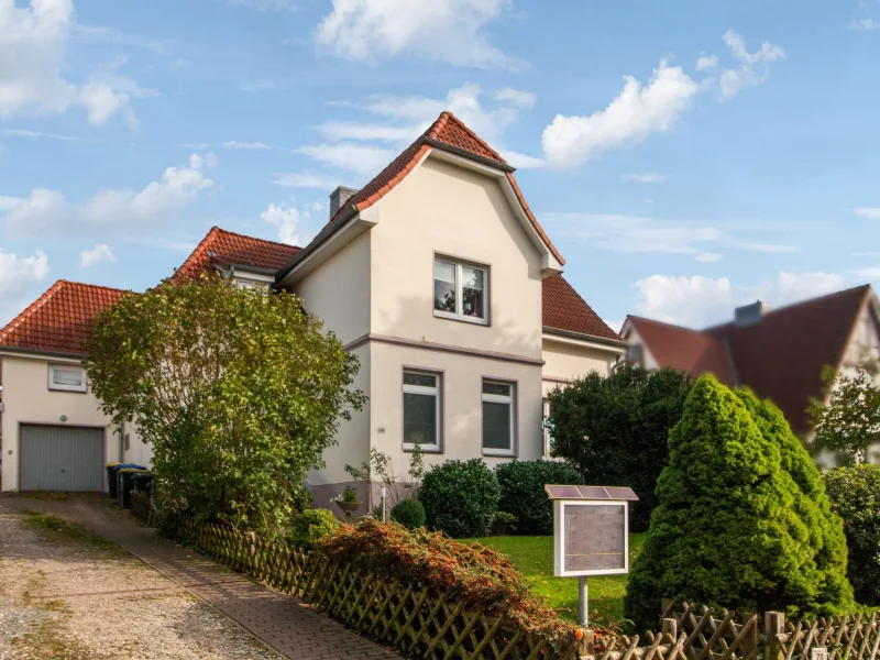 Titelbild - Haus kaufen in Pansdorf - Vermietete Kapitalanlage in Pansdorf