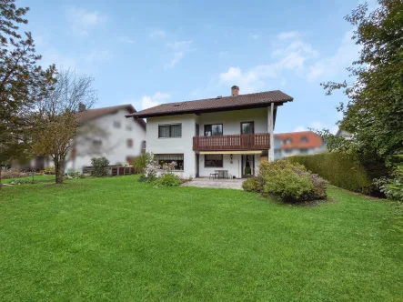 Außenansicht Garten - Haus kaufen in Kaufbeuren - Platz für die ganze Familie: Freistehendes Einfamilienhaus mit Garten in Kaufbeuren - Haken