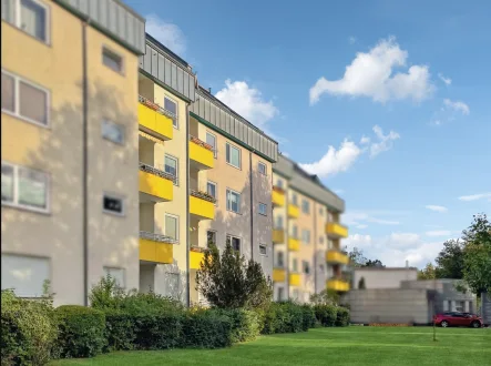 Vorderansicht - Wohnung kaufen in Berlin - Vermietete 2-Zimmer-Wohnung mit großem Balkon in beliebter Lage von Berlin-Mariendorf