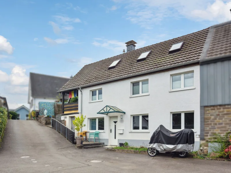 Titelbild - Haus kaufen in Engelskirchen - Gemütliches Haus in ruhiger Lage von Engelskirchen-Grünscheid