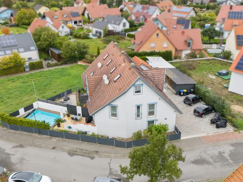 Vogelperspektive - Haus kaufen in Röthlein OT Hirschfeld - Drei Häuser unter einem Dach 