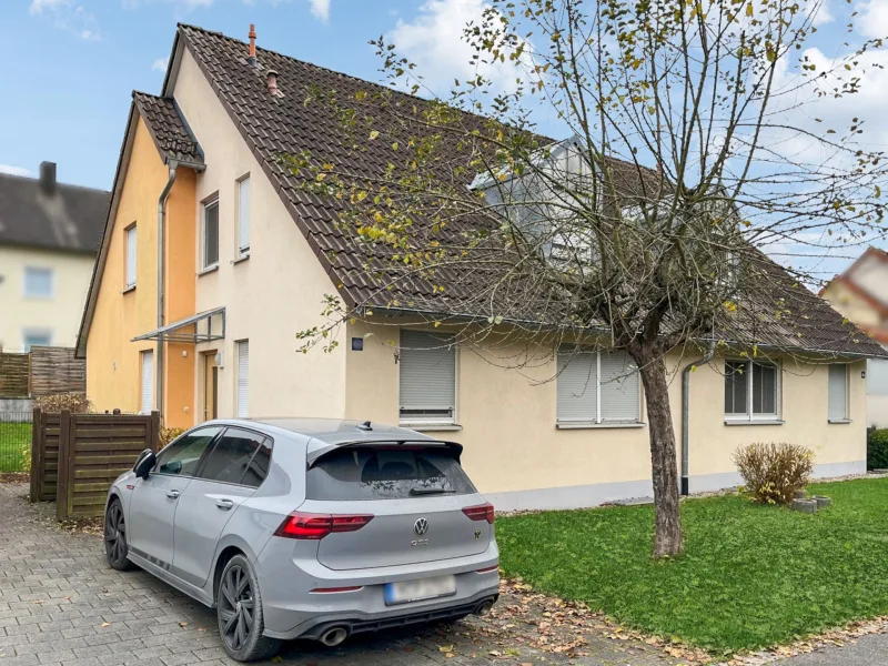 Außenansicht - Haus kaufen in Vilseck - Gut vermietete Doppelhaushälfte in Vilseck inkl. Vermietungsservice