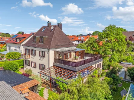 Titelbild - Haus kaufen in Dachau - Dachau-Augustenfeld! Gepflegtes Zweifamilienhaus in guter und ruhiger Lage nähe Schulzentrum