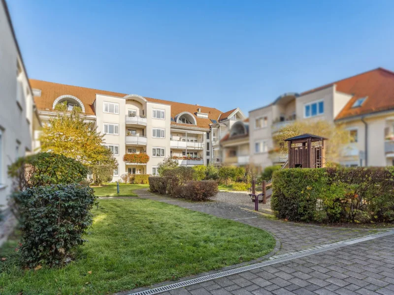 Titelbild - Wohnung kaufen in Leipzig - Vermietete 3-Zimmer-Wohnung mit Balkon als ausgezeichnete Kapitalanlage in Leipzig-Probstheida