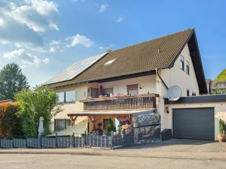 Hausansicht - Haus kaufen in Engelskirchen - Großzügiges Einfamilienhaus in verkehrsberuhigter Wohnstraße in Engelskirchen