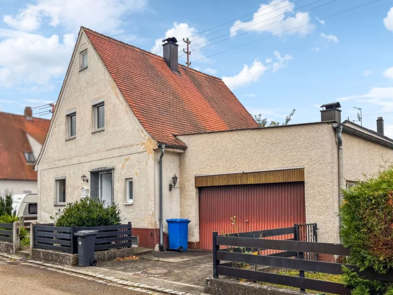 Außenansicht - Haus kaufen in Gundelfingen an der Donau - Modernisierungsbedürftiges Einfamilienhaus in Gundelfingen