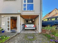 Garage und Stellplatz