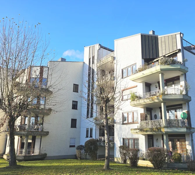 Ansicht Wohnanlage - Wohnung kaufen in Passau - 2-Zimmer-Dachterrassen-Wohnung mit Wow-Effekt-, inkl. Tiefgaragenstellplatz in Heining-Passau