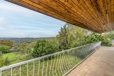 Aussicht vom Balkon - Haus kaufen in Aichwald - Aichelberg: Charmantes Einfamilienhaus mit großzügigem Grundstück mit unverbauter Panorama-Aussicht