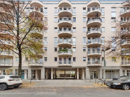 Hausansicht - Wohnung kaufen in Berlin - Charmante 1-Zimmer-Wohnung als Kapitalanlage in Berlin - Prenzlauer Berg 