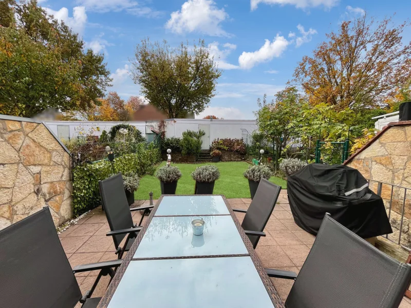 Titel - Haus kaufen in Bonn - Wohnfreundliches und modernes Reihenmittelhaus mit Garten und Garage in Bonn-Tannenbusch