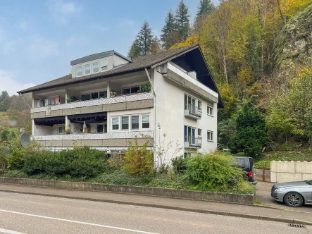 Titelbild - Wohnung kaufen in Oppenau - Wohnen im Grünen: Geräumige 3-Zimmer-Wohnung in idyllischer Lage im Schwarzwald